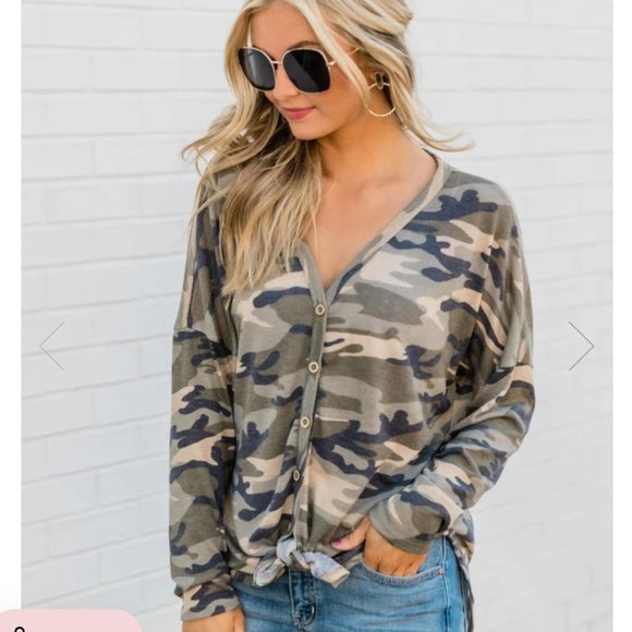 Pink Lily Tops - NWT - PINK LILY Camo Print Button Up Shirt